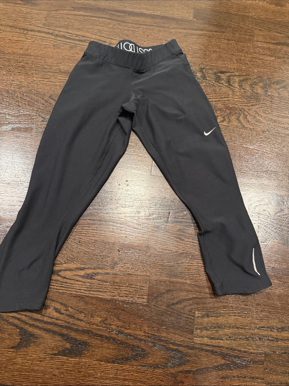 Nike Kids Black Cropped Performance Leggings with Reflective Swoosh